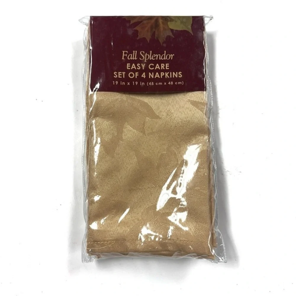 Fall Splendor Easy Care Gold Foliage Napkins Set of Four NEW In Package Dining